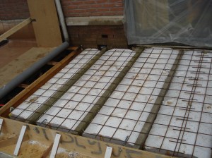 Uitgraven, en vloer en betonmatten leggen inclusief isolatie