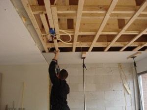 Elektra en plafonds plaatsen